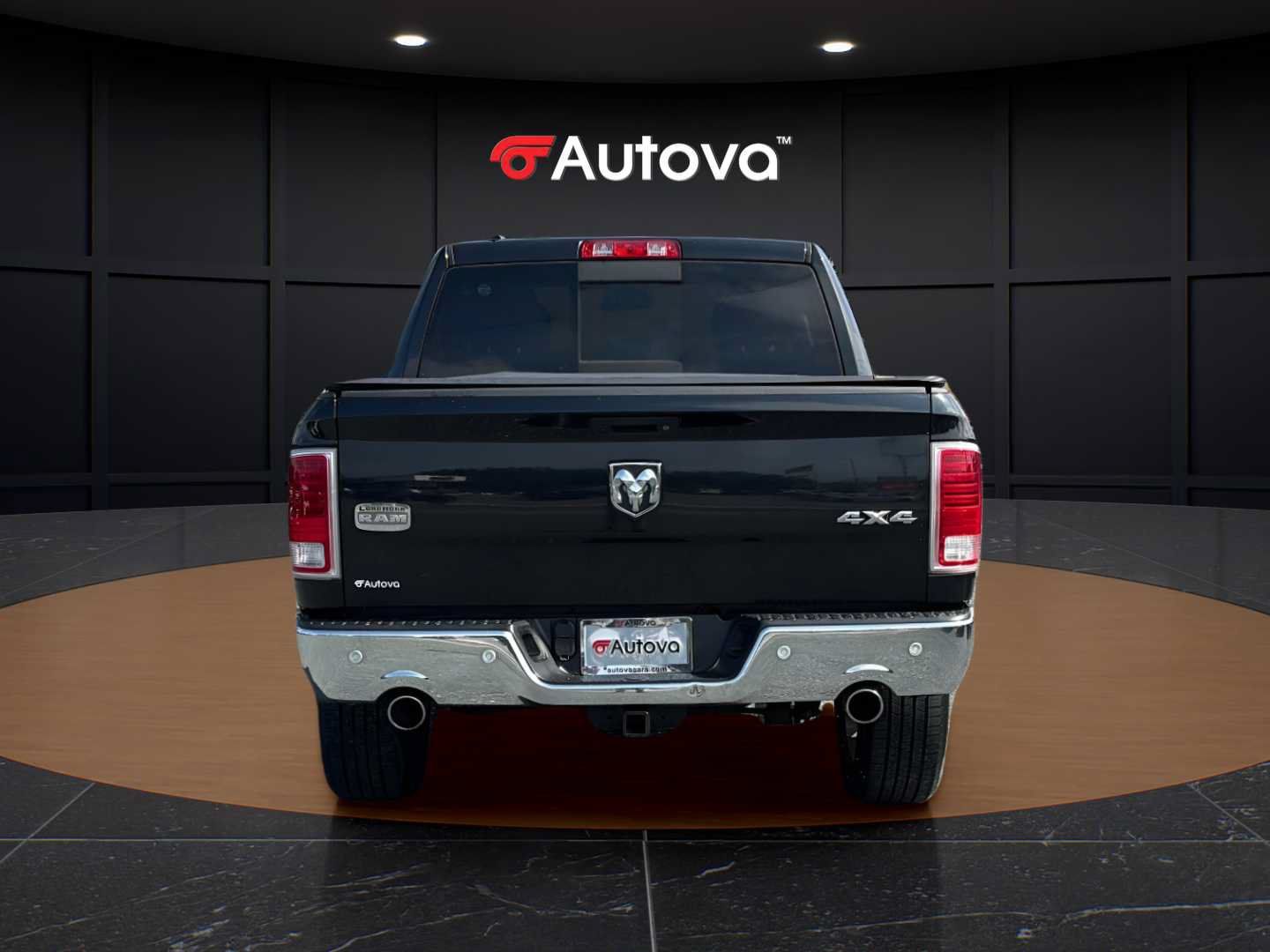 Used 2018 RAM 1500 Laramie Longhorn w/ Cold Weather Group AWD/4WD image 4