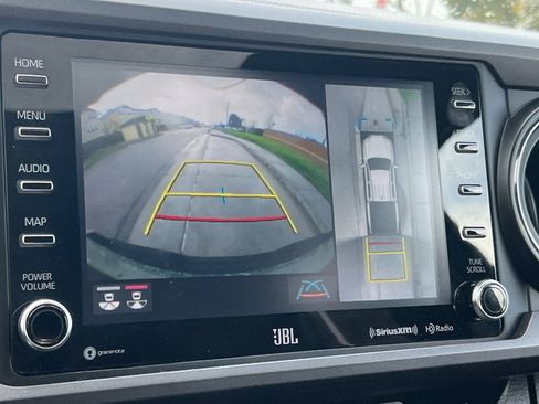 Used 2023 Toyota Tacoma TRD Off-Road w/ TRD Premium Off Road Package image 18