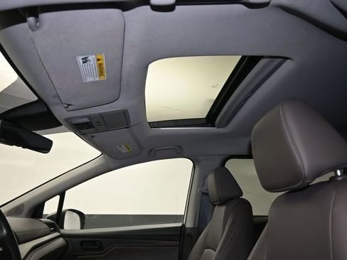 Used 2023 Honda Odyssey EX-L image 16