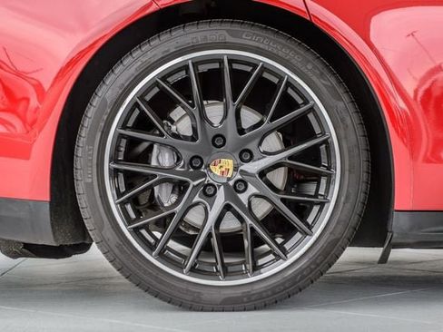 Used 2018 Porsche Panamera 4 image 14