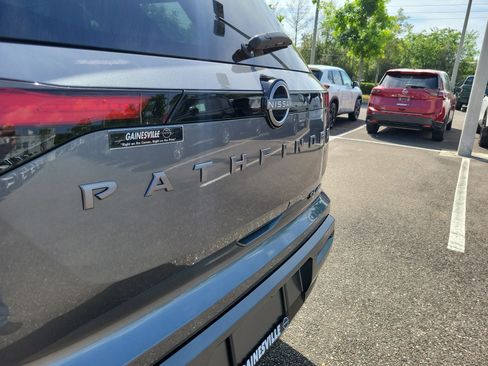 New 2026 Nissan Pathfinder SL AWD/4WD image 8