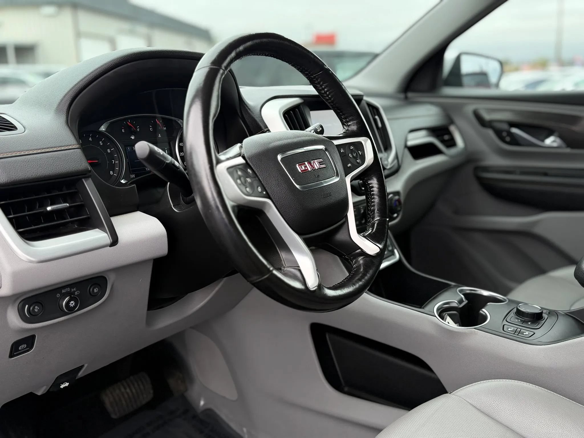 Used 2018 GMC Terrain SLT w/ Preferred Package FWD image 13