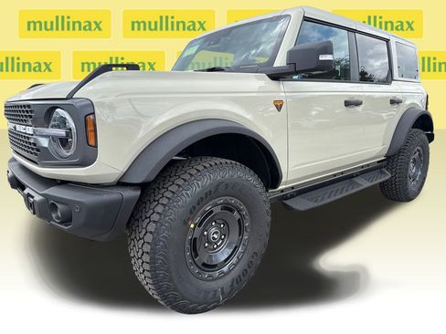 New 2025 Ford Bronco Badlands image 18