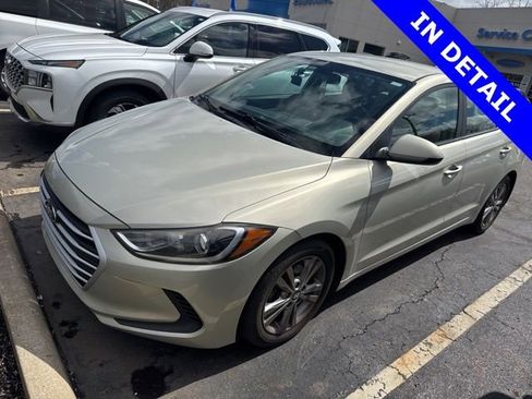 Used 2018 Hyundai Elantra SEL w/ Cargo Package FWD image 3