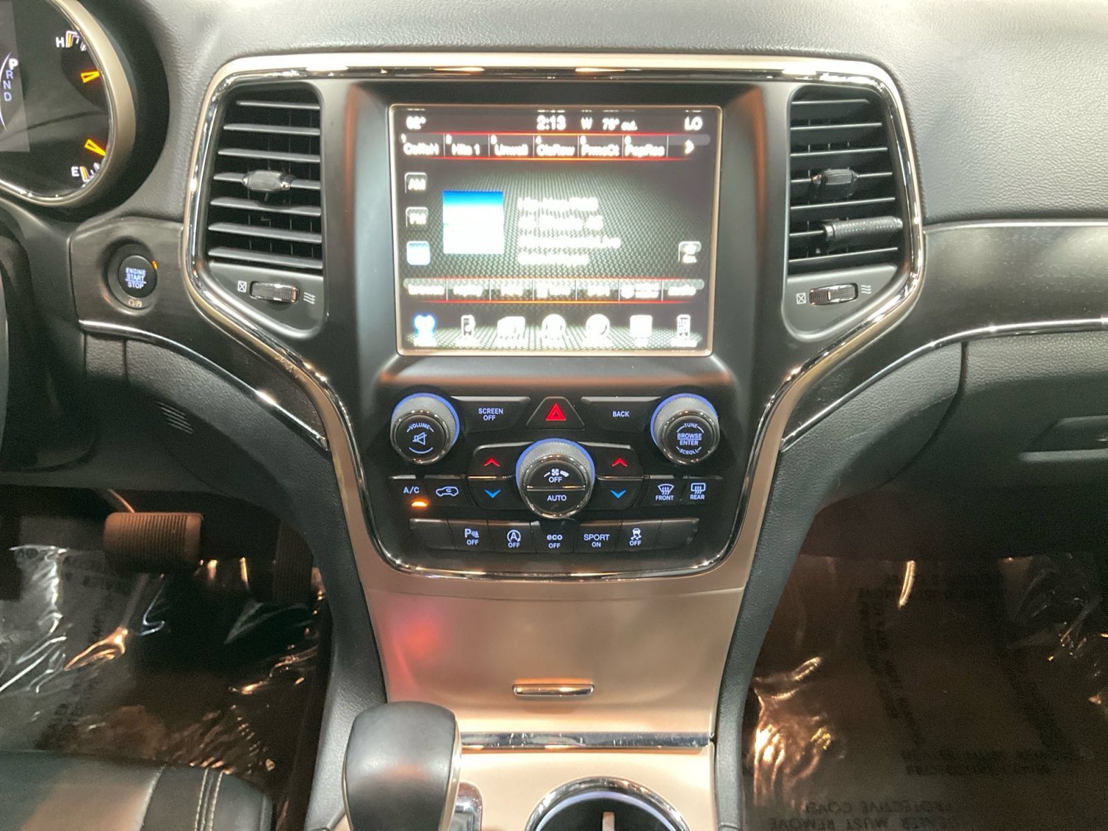Used 2017 Jeep Grand Cherokee Limited w/ Trailer Tow Group IV AWD/4WD image 12