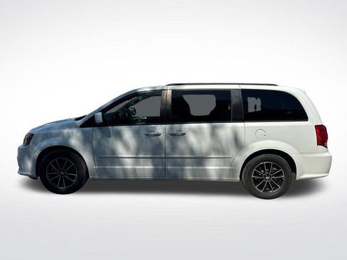 Used 2017 Dodge Grand Caravan GT FWD image 2