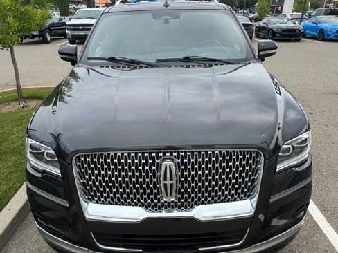 Used 2023 Lincoln Navigator Reserve AWD/4WD image 6