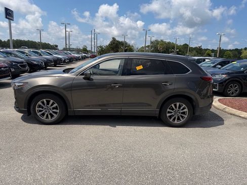 Used 2018 MAZDA CX-9 Touring w/ Touring Premium Package FWD image 10