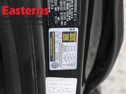 Used 2024 Kia Carnival LX image 36