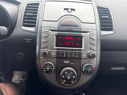 Used 2010 Kia Soul + w/ Audio Pkg FWD image 19