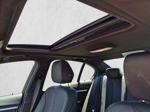 Used 2018 BMW 328d Sedan RWD image 15