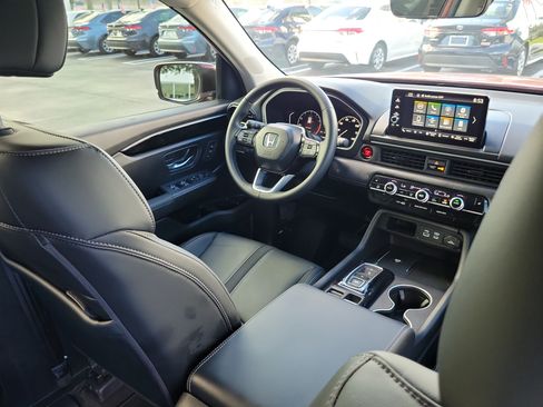 Used 2025 Honda Pilot EX-L image 14