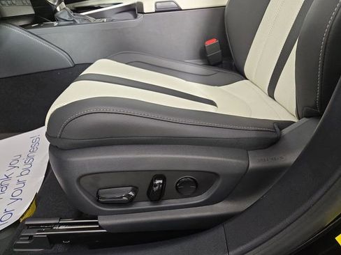Used 2025 Lexus ES 350 F Sport image 32