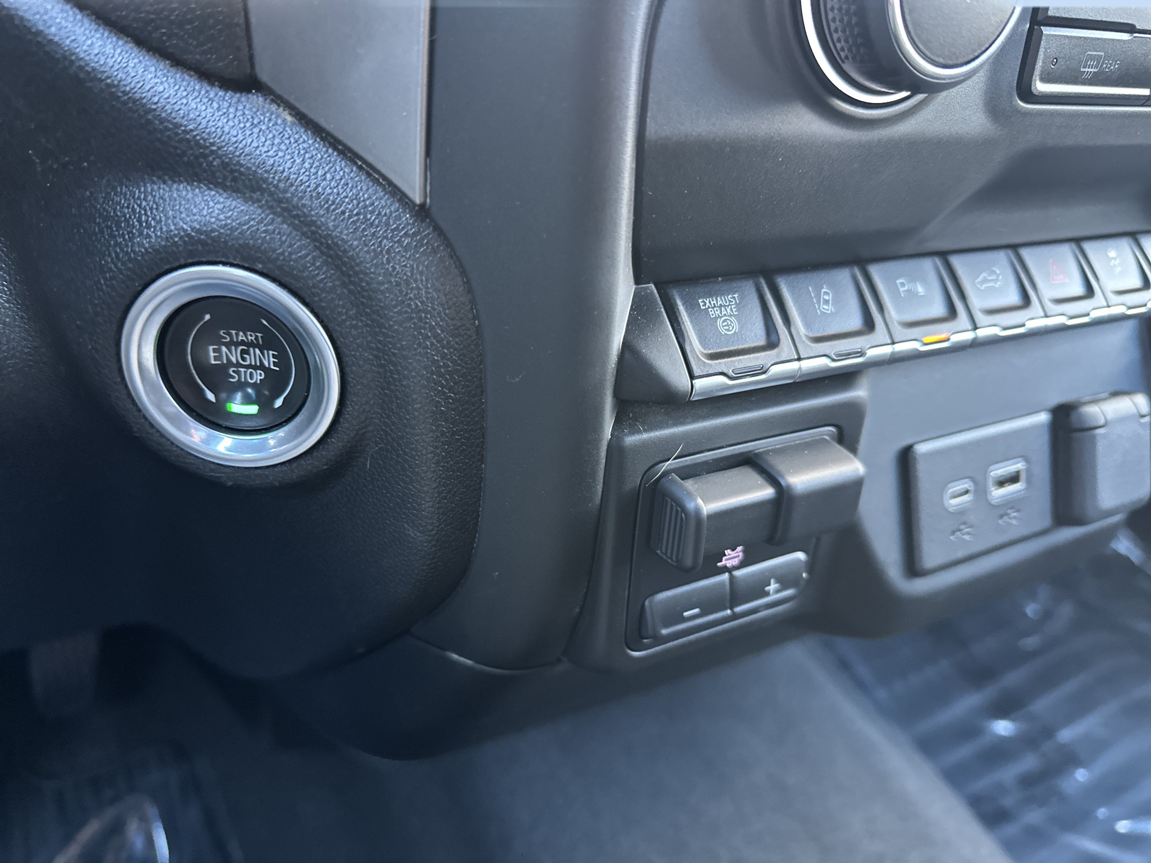 Certified 2024 Chevrolet Silverado 2500 Custom w/ Custom Value Package AWD/4WD image 21