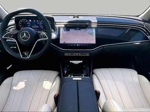 New 2026 Mercedes-Benz E 350 4MATIC Sedan image 6