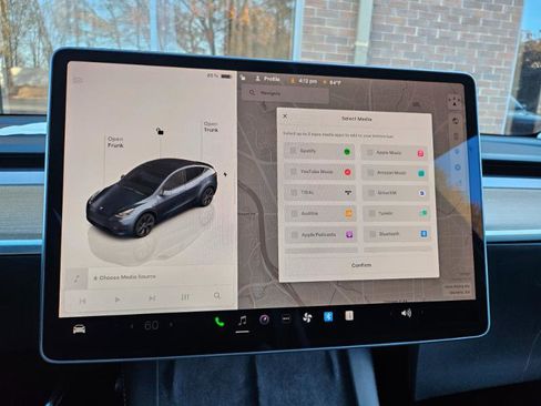 Used 2024 Tesla Model Y Long Range image 35