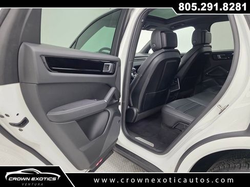 Used 2022 Porsche Cayenne image 20