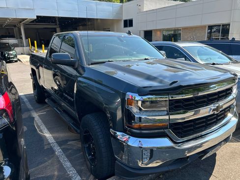 Used 2017 Chevrolet Silverado 1500 LT w/ All Star Edition AWD/4WD image 2