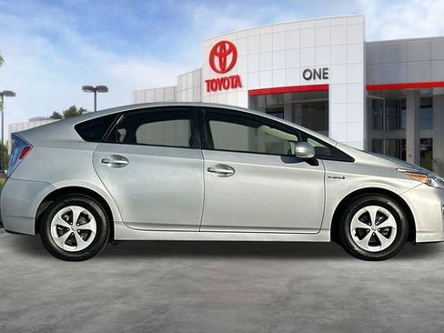 Used 2014 Toyota Prius Two image 3