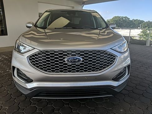 Used 2023 Ford Edge SEL image 2
