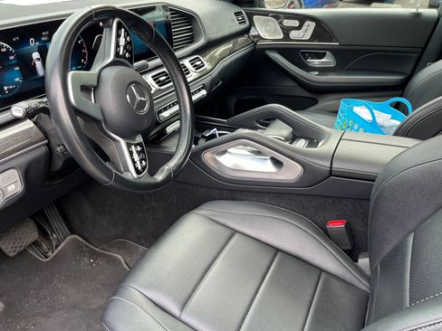 Used 2021 Mercedes-Benz GLS 450 4MATIC image 3