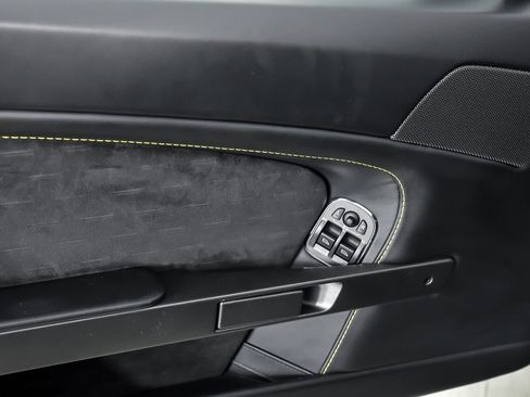 Used 2015 Aston Martin V8 Vantage GT image 18