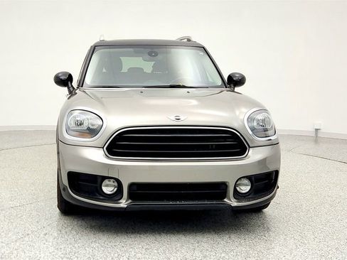 Used 2018 MINI Cooper Countryman with Technology & Premium Pack image 2