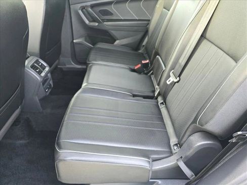 Used 2022 Volkswagen Tiguan SE FWD image 15