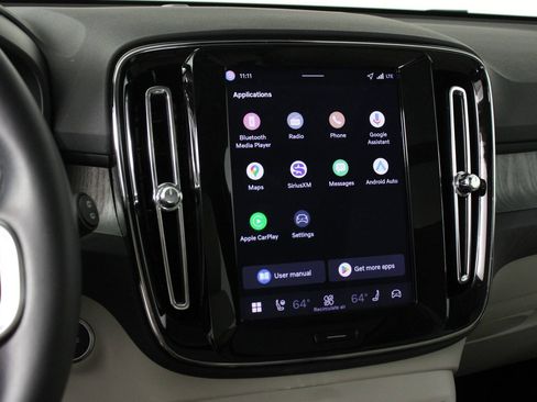 Certified 2026 Volvo XC40 B5 Plus AWD/4WD image 9