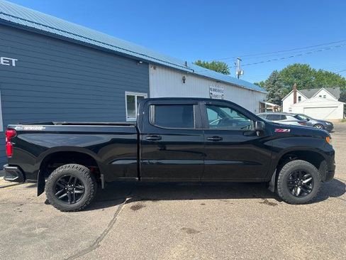 Used 2022 Chevrolet Silverado 1500 LT Trail Boss w/ Convenience Package II AWD/4WD image 3