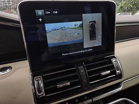 Used 2019 Lincoln Navigator Reserve AWD/4WD image 11