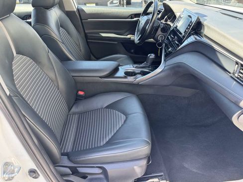 Used 2022 Toyota Camry SE FWD image 16