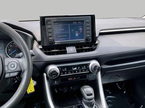 Used 2022 Toyota RAV4 LE AWD/4WD image 7