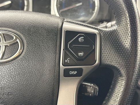 Used 2017 Toyota 4Runner SR5 AWD/4WD image 18