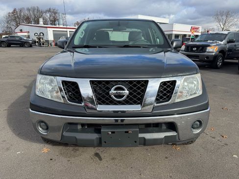 Used 2012 Nissan Frontier SV image 8