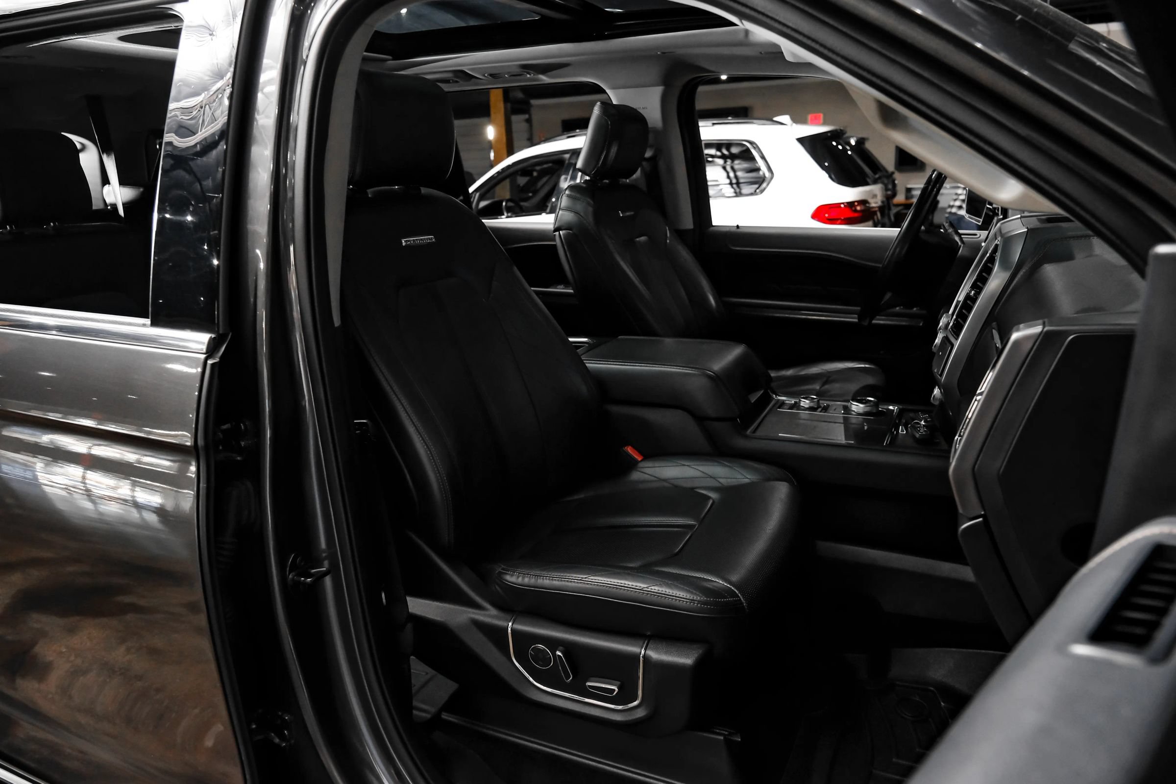 Used 2019 Ford Expedition Max Platinum AWD/4WD image 40