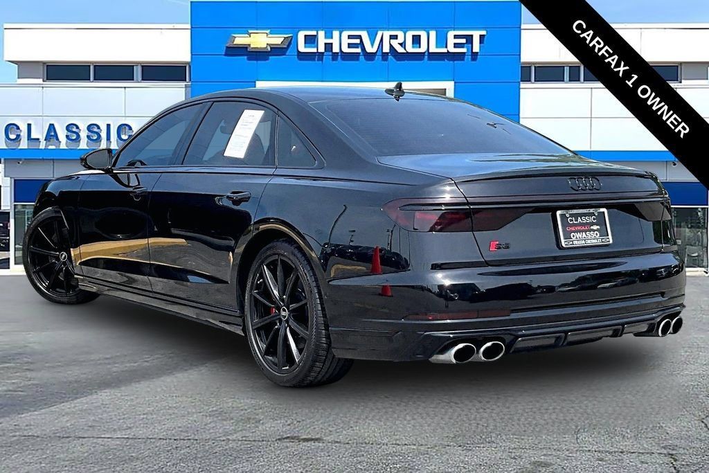 Used 2023 Audi S8 AWD/4WD image 3