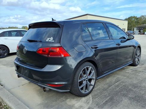 Used 2017 Volkswagen Golf S image 7