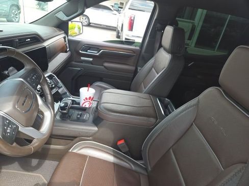 Used 2024 GMC Sierra 1500 Denali AWD/4WD image 6