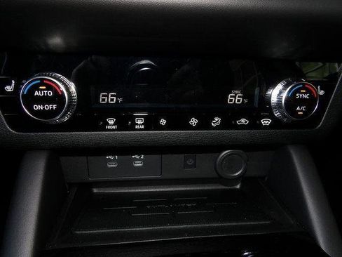 New 2025 Mitsubishi Outlander SE image 24