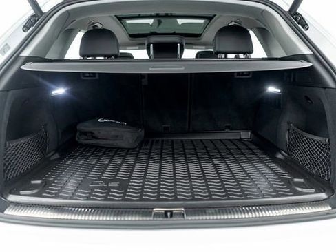 Used 2025 Audi Q5 e Premium image 31