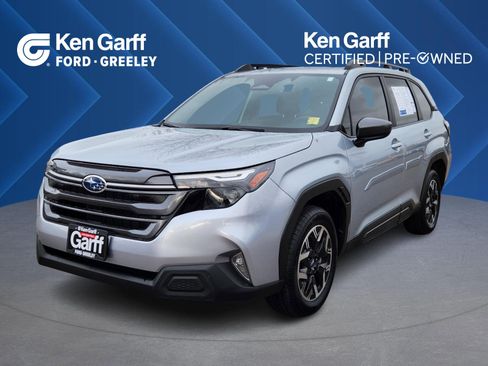 Used 2025 Subaru Forester Premium image 1