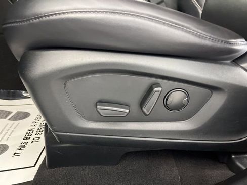 Used 2023 Ford Explorer XLT w/ Equipment Group 202A image 32