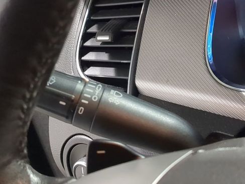 Used 2018 Ford Taurus SHO image 33