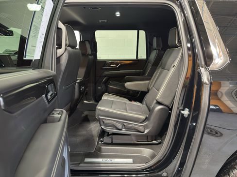 Used 2025 GMC Yukon XL Elevation w/ LPO, Elevation Black Package image 10