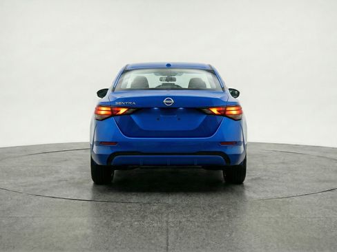 Used 2025 Nissan Sentra SV image 7