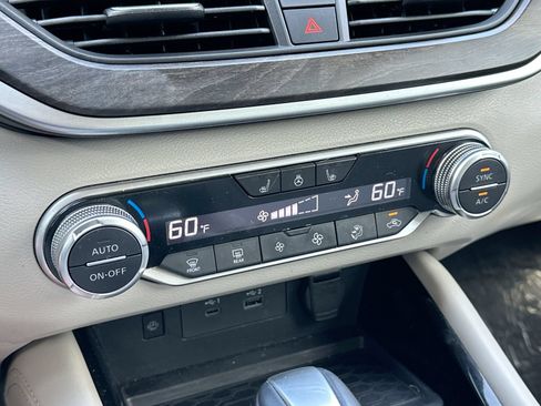 Used 2023 Nissan Altima 2.5 SL FWD image 19
