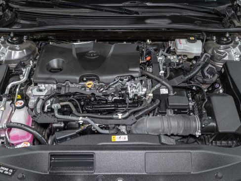 Used 2022 Toyota Camry XLE image 22