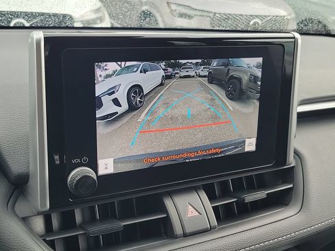 Used 2025 Toyota RAV4 LE AWD/4WD image 32