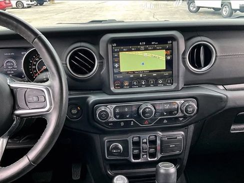 Used 2023 Jeep Gladiator Overland w/ Popular Equipment Package AWD/4WD image 10